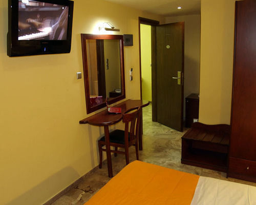 Hotel Filoxenia Chrissi Akti Chania Exterior foto