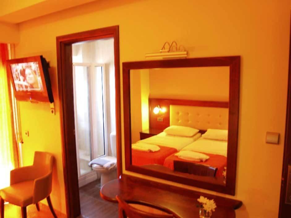 Hotel Filoxenia Chrissi Akti Chania Quarto foto