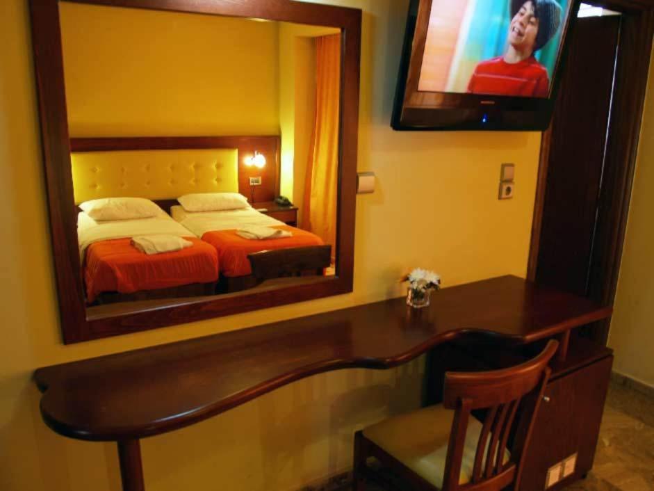 Hotel Filoxenia Chrissi Akti Chania Quarto foto